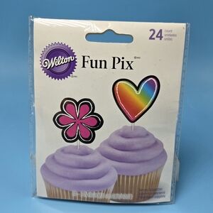 Wilton Fun Pix Hearts & Flowers Cake And Cupcake Decor Picks, NEW
